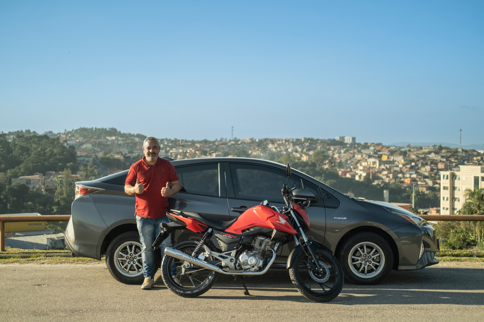 Toyota Prius 1.8 Hybrid 2018 + Uma festa exclusiva com um MC